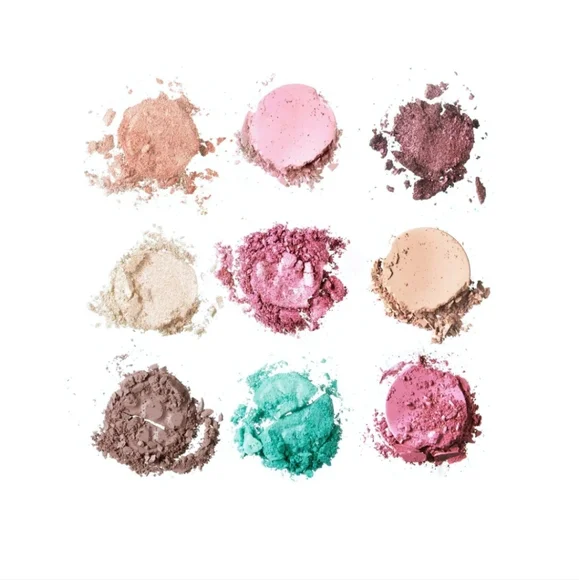 Sold 2/$30 !!!!  NIB Mavie Take me to Paris Eyeshadow Palette - Picture 4 of 8